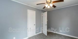 1729 Dallas Street Gallery 18