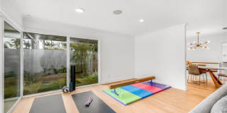 1800 Glenwood Lane Gallery 30