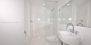 2950 NE 188th St Gallery 4