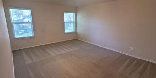 Clean North East Home - O'Conner & IH35 Gallery 18