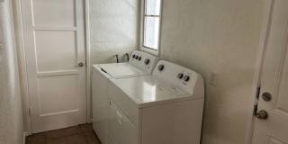 Spacious 3 Bedroom + Den Near Phoenix Country Club Gallery 5