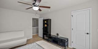 Relax by the Water – 4BR Home with Pond Views in Creekside Gallery 30