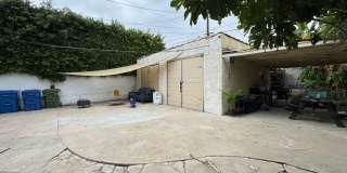 Large centrally located unit with shared yard Large centrally located unit with shared yard Gallery 25