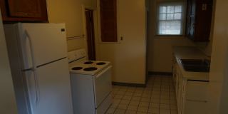 4 bedroom 1 1/2 bath single family house with yard. Gallery 11