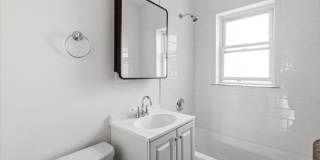 4105 N Spaulding Gallery 8