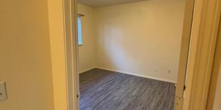 726-728 East Spokane Avenue Gallery 26