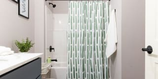 The Residence at 1555 Elm Gallery 13