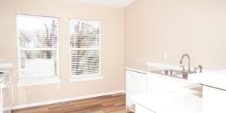 Two Bedroom Near The Powers Corridor Gallery 18