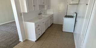 SPACIOUS 1 BEDROOM 1 BATH UPSTAIRS READY MOVE IN! Gallery 3