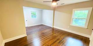 Beautiful Three Bedroom Single Family House Gallery 13