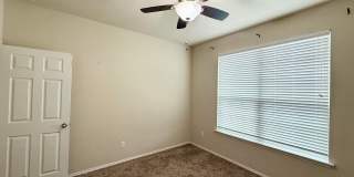 Spacious 4-Bedroom Home on Quiet Cul-de-Sac Gallery 6