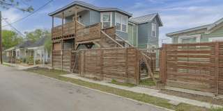 1015 N Palmetto Gallery 16