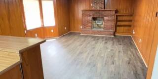Beautifully Updated 4 bedroom 2 bath Gallery 7