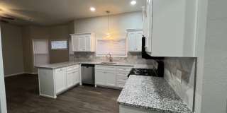 Stunning 4-Bedroom Renovated Home in Sapulpa Gallery 1