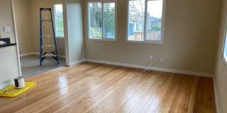 Epic REA-Great 1 BR/1 BA Unit in a S/S Duplex Gallery 8