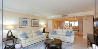 **PARK SHORE BEAUTY WALK TO VENETIAN VILLAGE ** ESPLANADE** NICE AMENITIES ** 2 BEDROOM CONDO ON THE BEACH ** Gallery 4