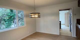 922 Maple Street Gallery 11