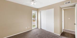 Large 3 Bedroom Apartments PET FRIENDLY! Gallery 65