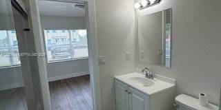 101 W 11th St Gallery 5