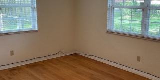 Beautiful Remodeled Home In Floral Park Neighborhood Gallery 18