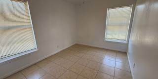 Charming 3BR Home w/ Hardwood Floors & Private Yard – Great SA Location Gallery 7