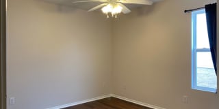 Room in 3 Bedroom Home at Ziegler Ln Gallery 17