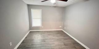 Charming 3-bedroom, 2-bath townhouse Gallery 9