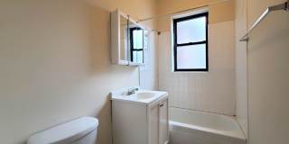 3722 N Pine Grove Ave Gallery 5