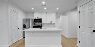 Top of the line 6 bed in West Campus!!! 1913!!! Gallery 11