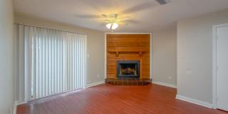 CUTE 2/1.5 w/ New Paint, Washer and Dryer, Close to TCC & FSU! Available NOW for $1050/month! Gallery 18