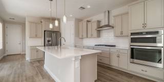 Gorgeous Pulte Townhome Available Now! Gallery 1