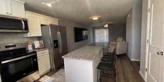 Luxury Lake Living Starts Here – Brand-New 2 Bed, 2 Bath Duplex in Kimberling City Gallery 1