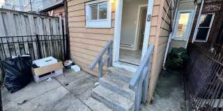 Updated 3 Bedroom 1.5 Bath Townhome w/ Paved Yard + Washer & Dryer Gallery 12