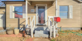 211 W Dale Street Gallery 1