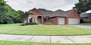 Very Nice 3 Bedroom 2.5 Bathroom House + Office Gallery 1