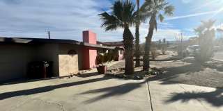 3 Bedroom 2 Bathroom - Fully Furnished - Mid Century Modern Gallery 10