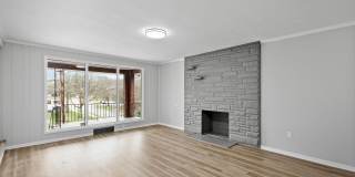 Stunning 3 bed, 2 bath home in East Hills available August 1! Gallery 4