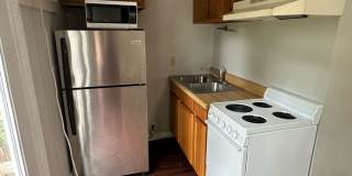 PRELEASING for AUGUST! Close to Campus Gallery 1