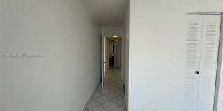 7832 Collins Ave Gallery 16