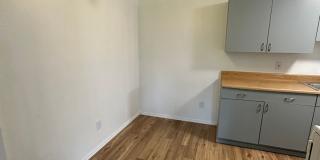 Downtown Renton Apartment W/S/G and 2 parking spaces included Downtown Renton Apartment W/S/G and 2 parking spaces included Gallery 7