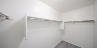 16034 W Winchcomb Drive Gallery 22