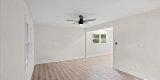 Room in 3 Bedroom Home at Braden Dr Gallery 4