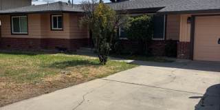 3 BD 2 BA House in Yuba City! AVAILABLE NOW!! Gallery 1