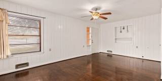 Live Close to Campus! 4 Bed/2 Bath Available for August 2026 Move-in! Gallery 6