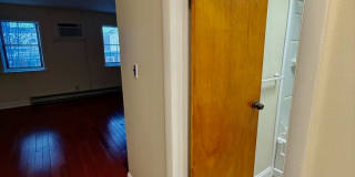 2528 Christian St Gallery 12