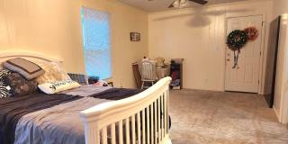 4 Bedroom Home with Large Family Room, Huge Fenced Yard, Workshop & Pool Gallery 12
