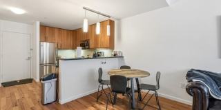 1425 LOCUST STREET Gallery 6