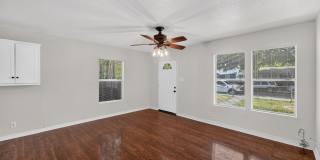 Charming 2BR House in San Antonio Gallery 9