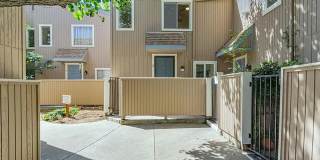 Beautifully remodeled 2 bedroom & 1 bath unit in the heart of Concord Gallery 1