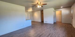 Walk to Das Rec / Close to Landa Park / Remodeled House/ Fridge / Fenced in Yard / NBISD Gallery 5